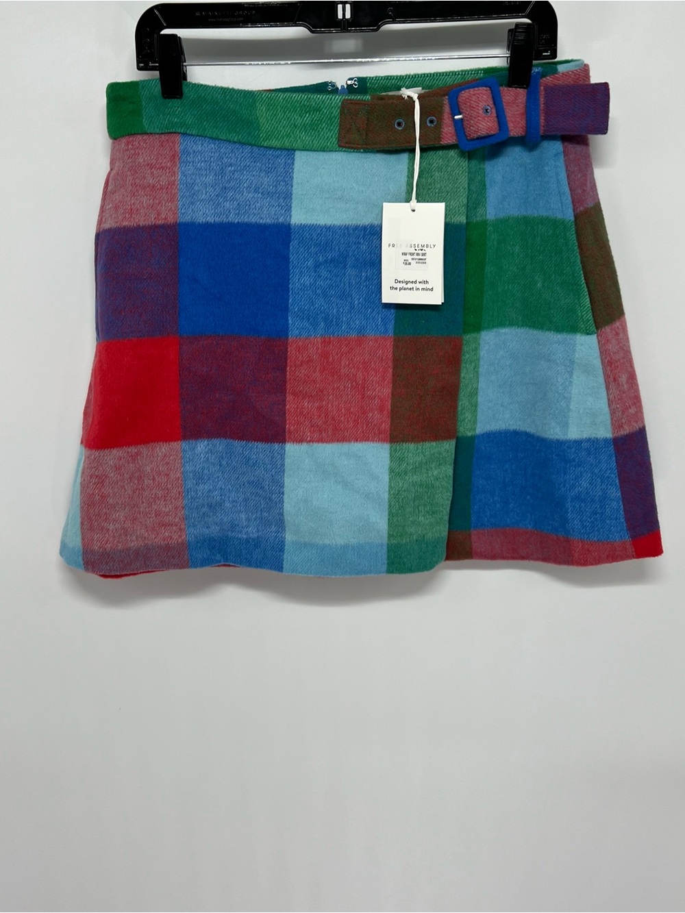 Free assembly NWT mini skirt women’s 8